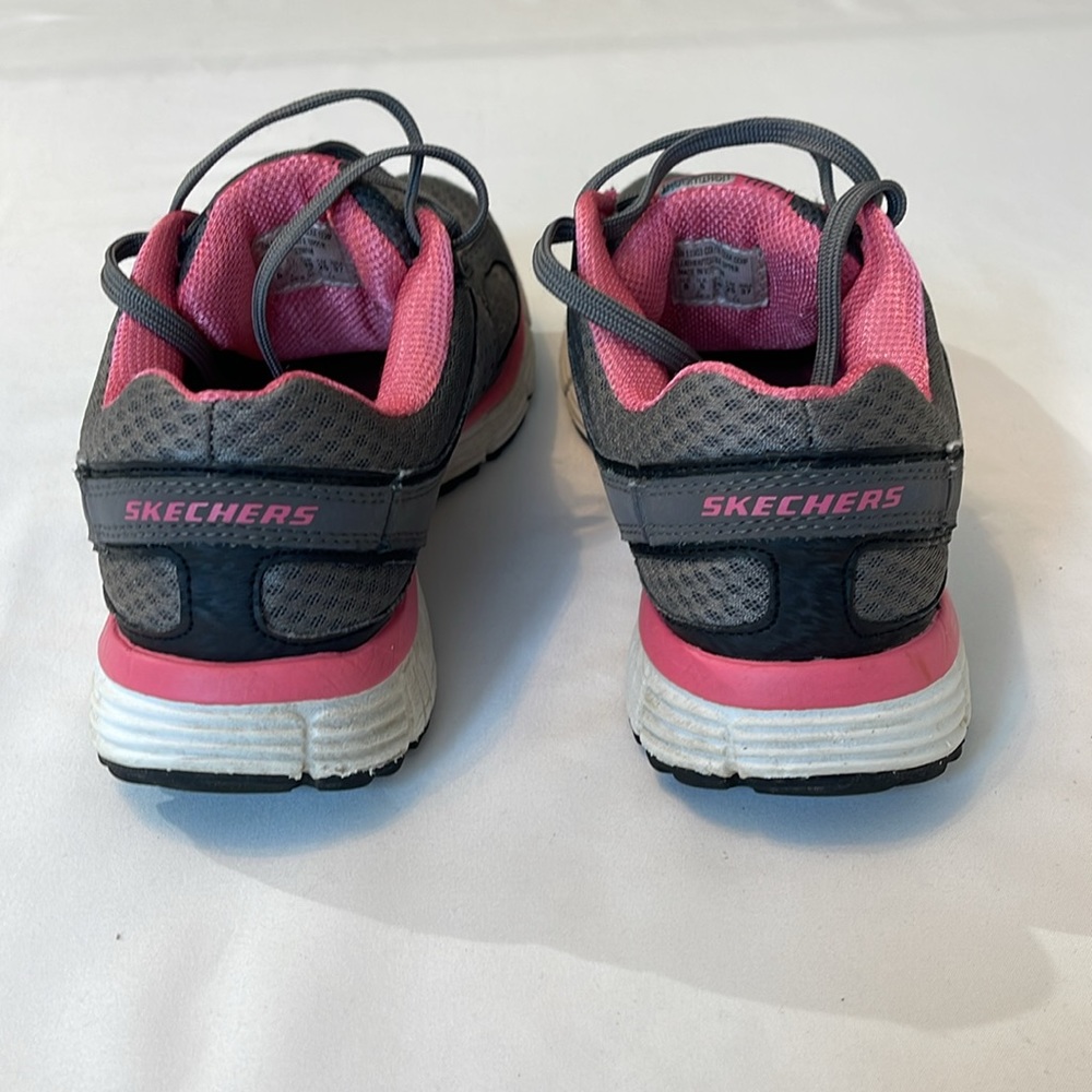 Skechers size 8 , women’s, Flex Sole , good condition , preowned - Picture 3 of 5